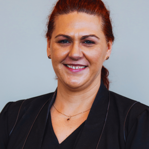 Headshot_Leanne Etherington
